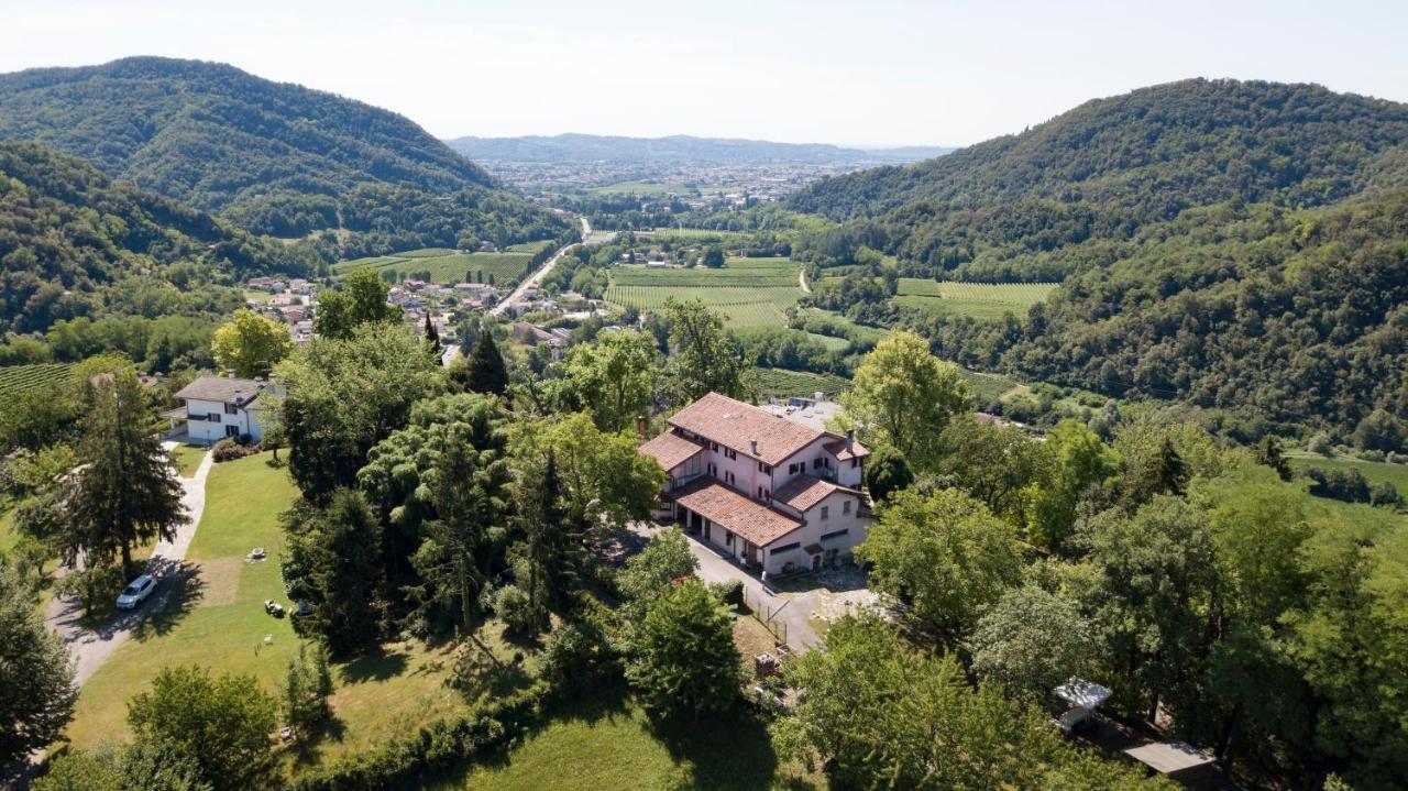B&B Four Winds Фоллина Экстерьер фото