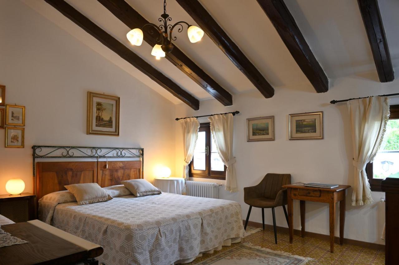B&B Four Winds Фоллина Экстерьер фото