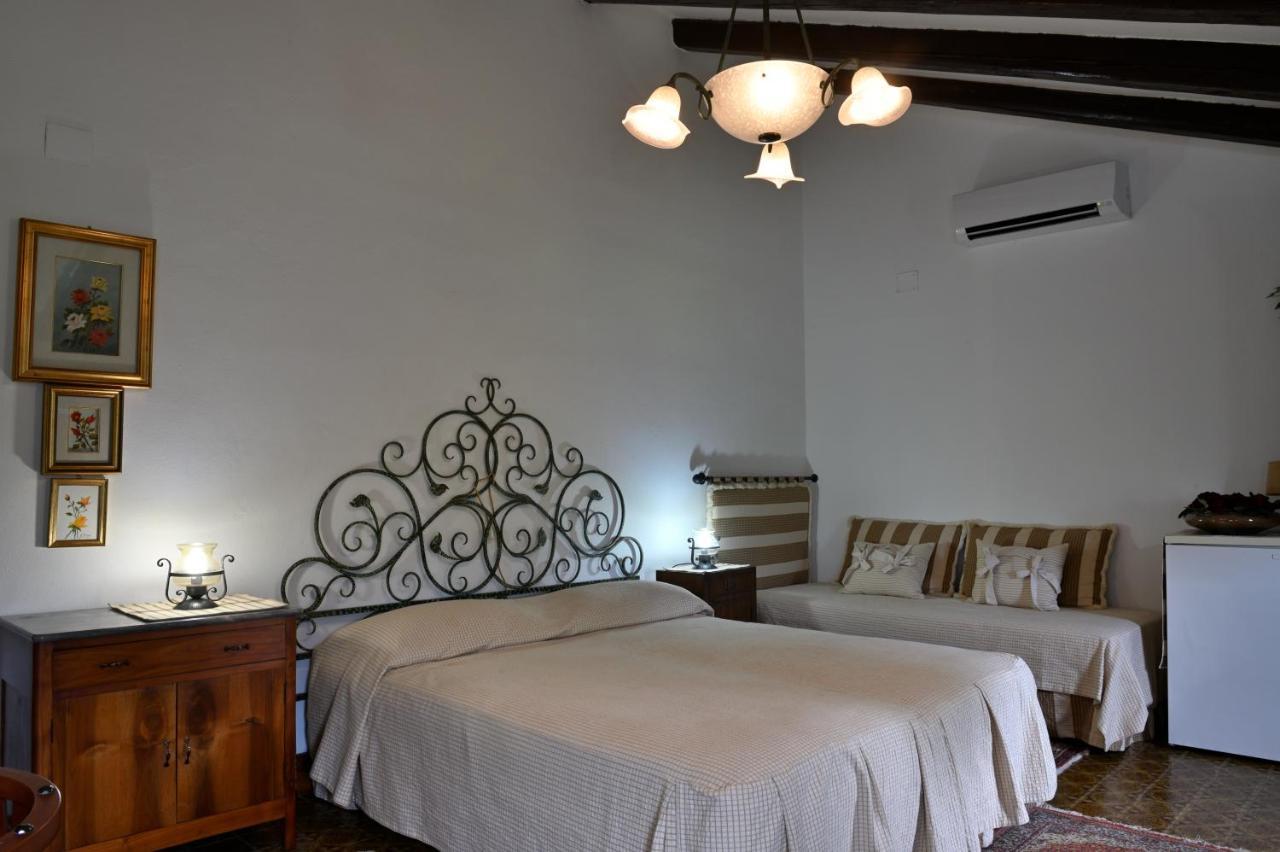 B&B Four Winds Фоллина Экстерьер фото